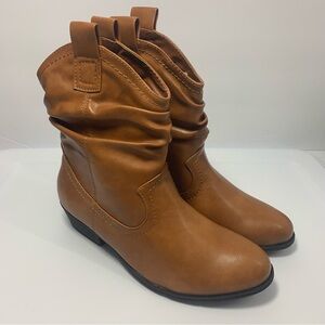 Wanted Elpaso ankle brown‎ boots  Size 10